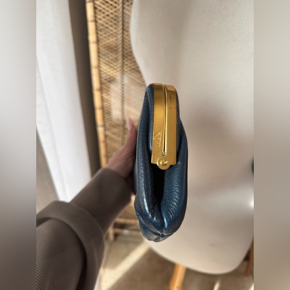 Vintage Chic Blue Leather Clutch with Gold‎ Clasp
